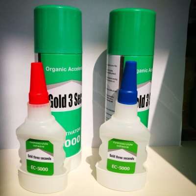 Spary activator cyanoacrylate adhesive